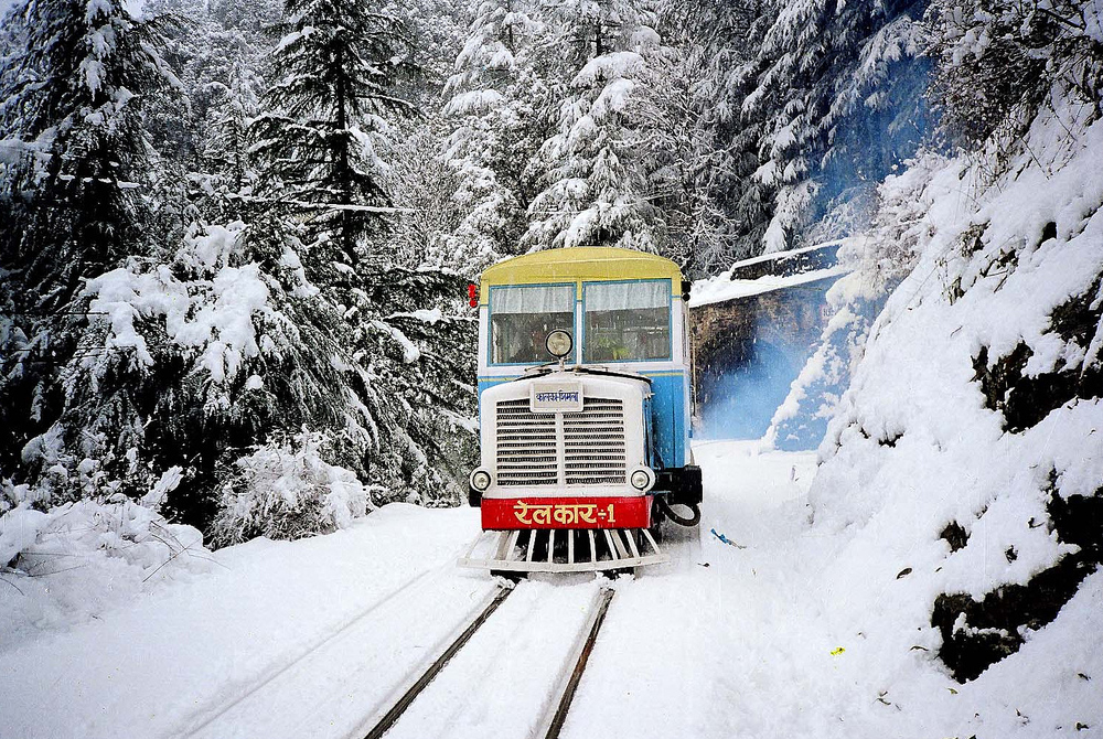 Shimla rail car winter